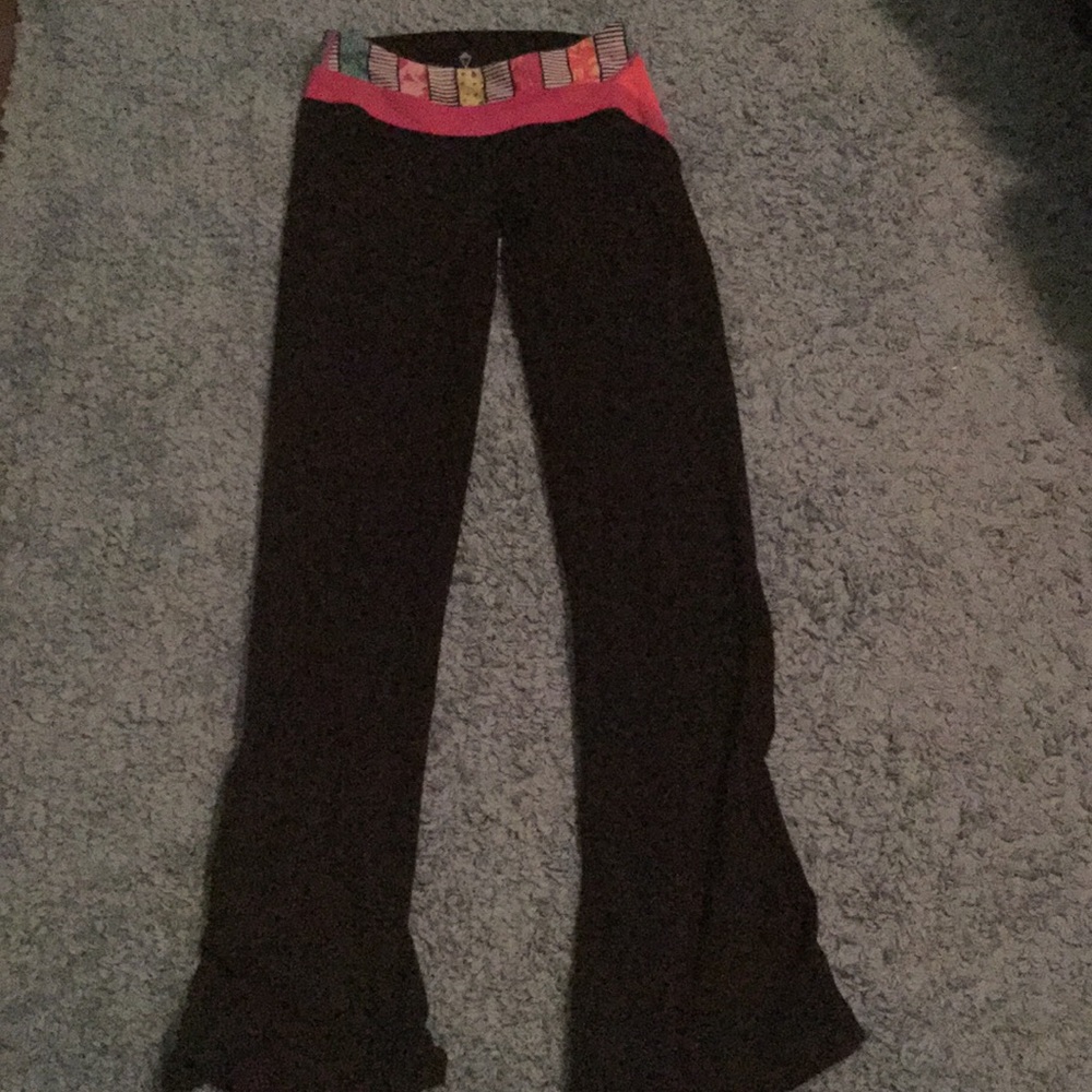Iviva leggings loose ankles.’